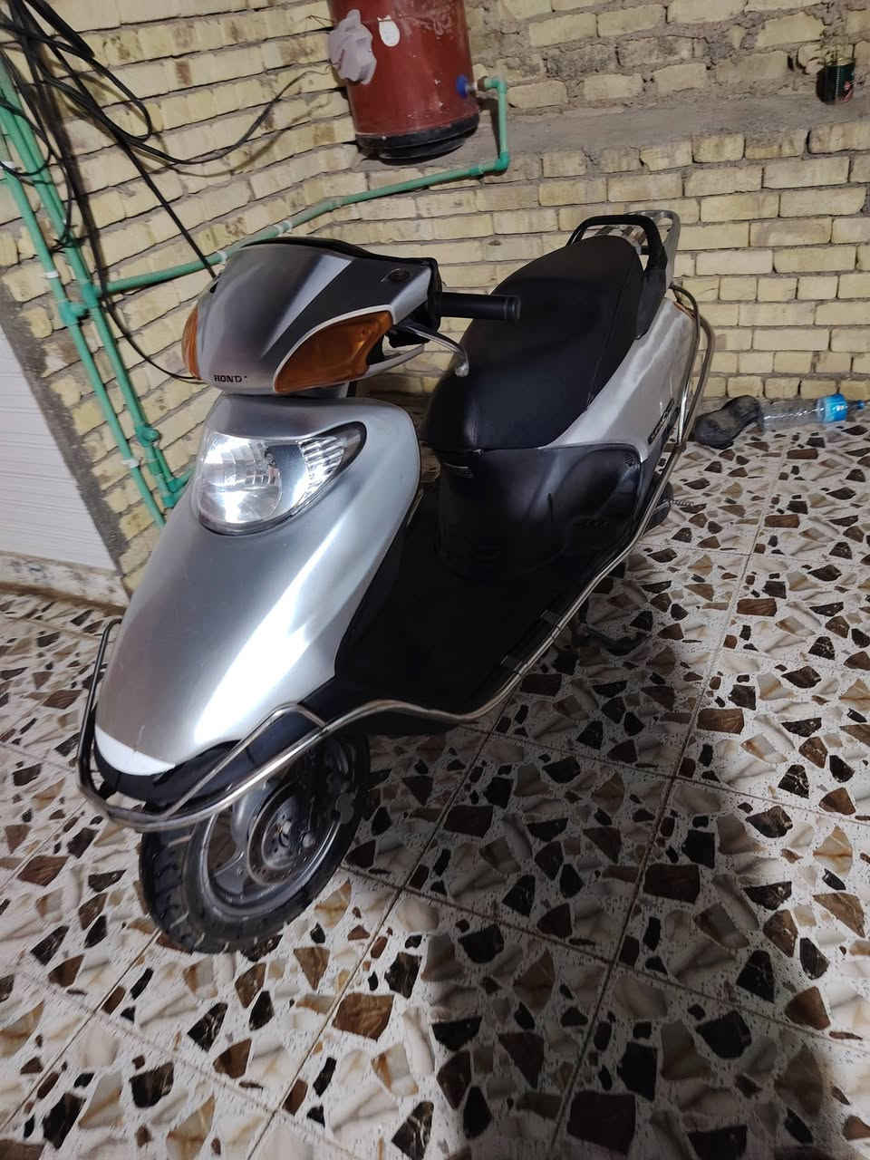 سبيسي ياباني مجفته سعر600
السعر 600 الف وبيها مجال ***********

