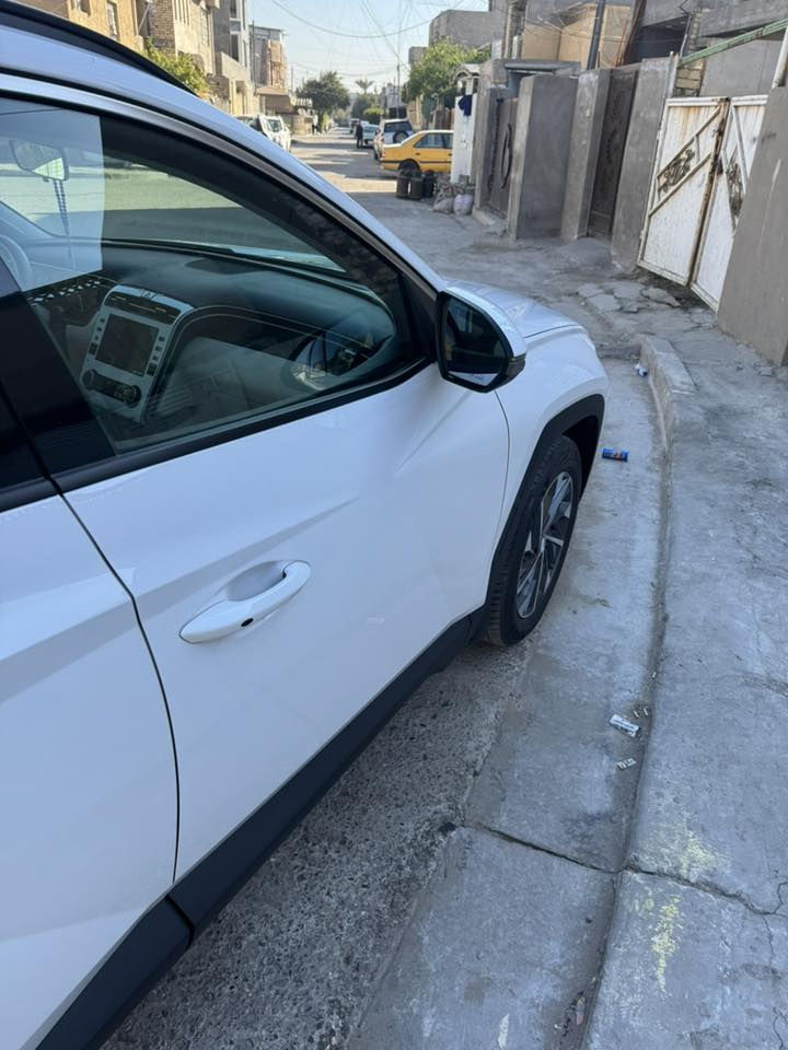 هاتف *********** عنوان بغداد حي عامل
توسان 2024 ماشي 21000 الف  سعر 200 وبيها مجال  رقم
