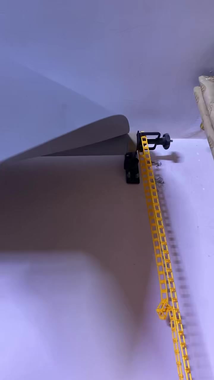 السلام عليكم اخوان باك كراوند او خلفية تصوير نظيفة جداً جنت اصور بيها لان جان عندي بيج ملابس 
وحالياً مامحتاجها 
للبيع لون رمادي ستندر للتصوير 
وياها ستاند تعليك ثابت مثل ما موضح بالفديو 
ثنينهم للبيع 
علماً ان طول الرولة ١١ متر و عرضها ٣ امتار
قيم واخذ لان ممحتاجها
***********
