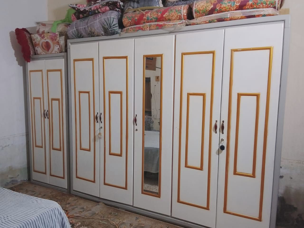 السلام عليكم غرفه مستخدمه ستخدام قليل للبيع ب ٨٠٠ الف عنواني الفضليه توصيل موجود ***********

