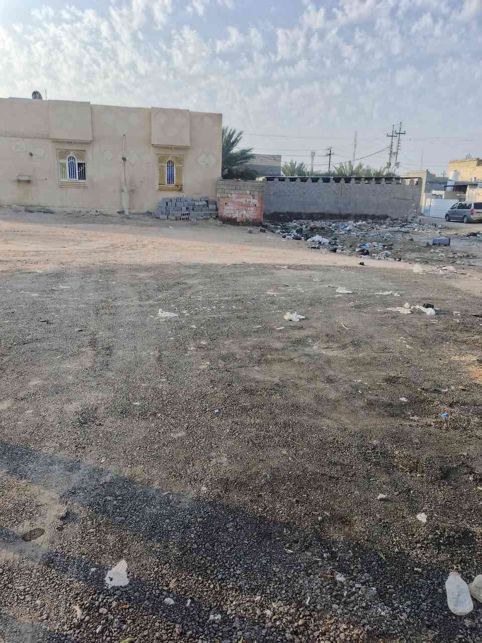 ألسلام عليكم ورحمه ألله وبركاته 🏝
اللاستفسار ***********

أعلان أرض مساحه ألف متر 1000
على نهر جاري

تحتوي على بيت مساحه 300م
ألمساحه المتبقيه 700م
بمقدار تبني 3 دور سكن

على شارع 10م تبليط خاص بلبيت فقط

جميع الخدمات متوفره 
ماء+ كهرباء + مجاري + مدراس قريبه عليك

محتويات الدار ⬇️

حديقه 🪴  + دوانيه
صاله ضيوف + موزع غرف
مطبخ + غرف نوم عدد 3
صحيات خارجي + داخلي 

ألعنوان : أبي الخصيب ألعوجه يبعد عن سايدين العوجه 200م موقع راقي

نوع العقار : طابو ملك صرف تحويل سهم بأسم المشتري 

كل هاذ جمال وترتيب

بسعر 265 مليون وقابل تفاوض 
اللاستفسار ***********
