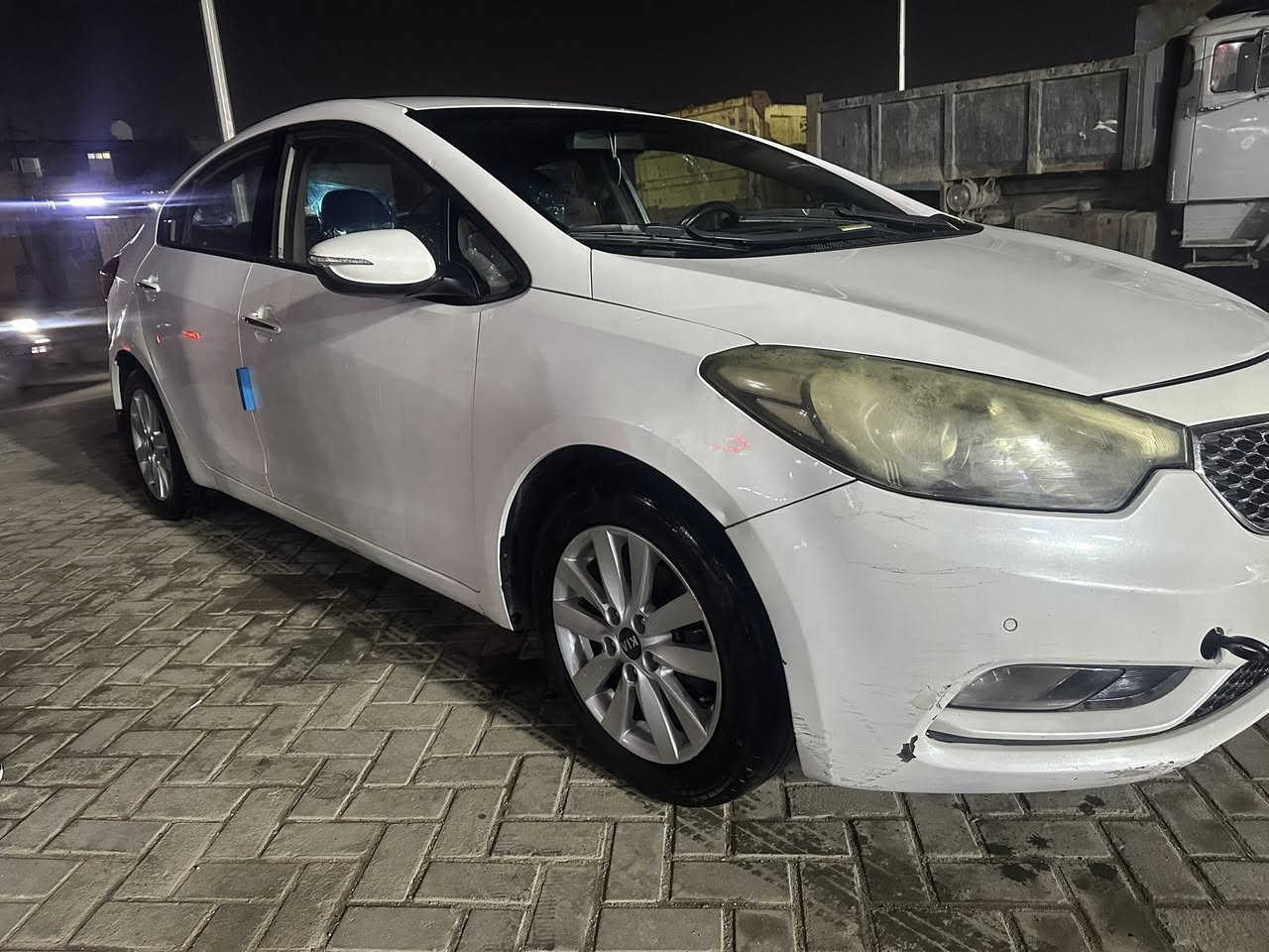 سلام وعليكم كية سيراتو مديل  2016 سيارة خليجي جاهزة من كلشي رقم بغداد مكينة 1600 تخم تاير تبريد صدر مكينة كير كلة كفالة حادث قبق جنطة وداير جاملغ خلفي بي شبرين صبغ بدون دواخل مكان بغداد شعب رقم *********** سعر 115 وبية مجال بصيط
