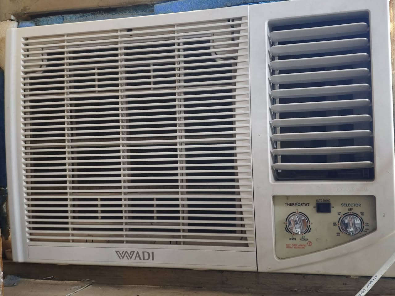 عندي مكيفات اثنين واحد الوادي 2 طن والثاني جبسون 2 طن 
نظيفات كلش موجودات بالبلديات
***********
سعر الواحد 200 الف قفل
اريد اشتري مكانهم انفيرتر تحكم
