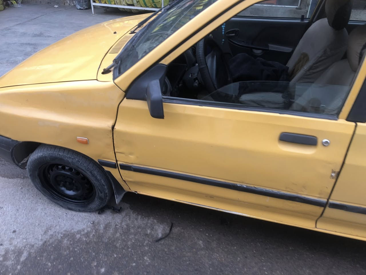 السلام عليكم سيارة سايبا موديل 13محرك وكير نضيفات الشواصي نضيفات والكشر هاي الصورة مالتة السعر 28
***********
