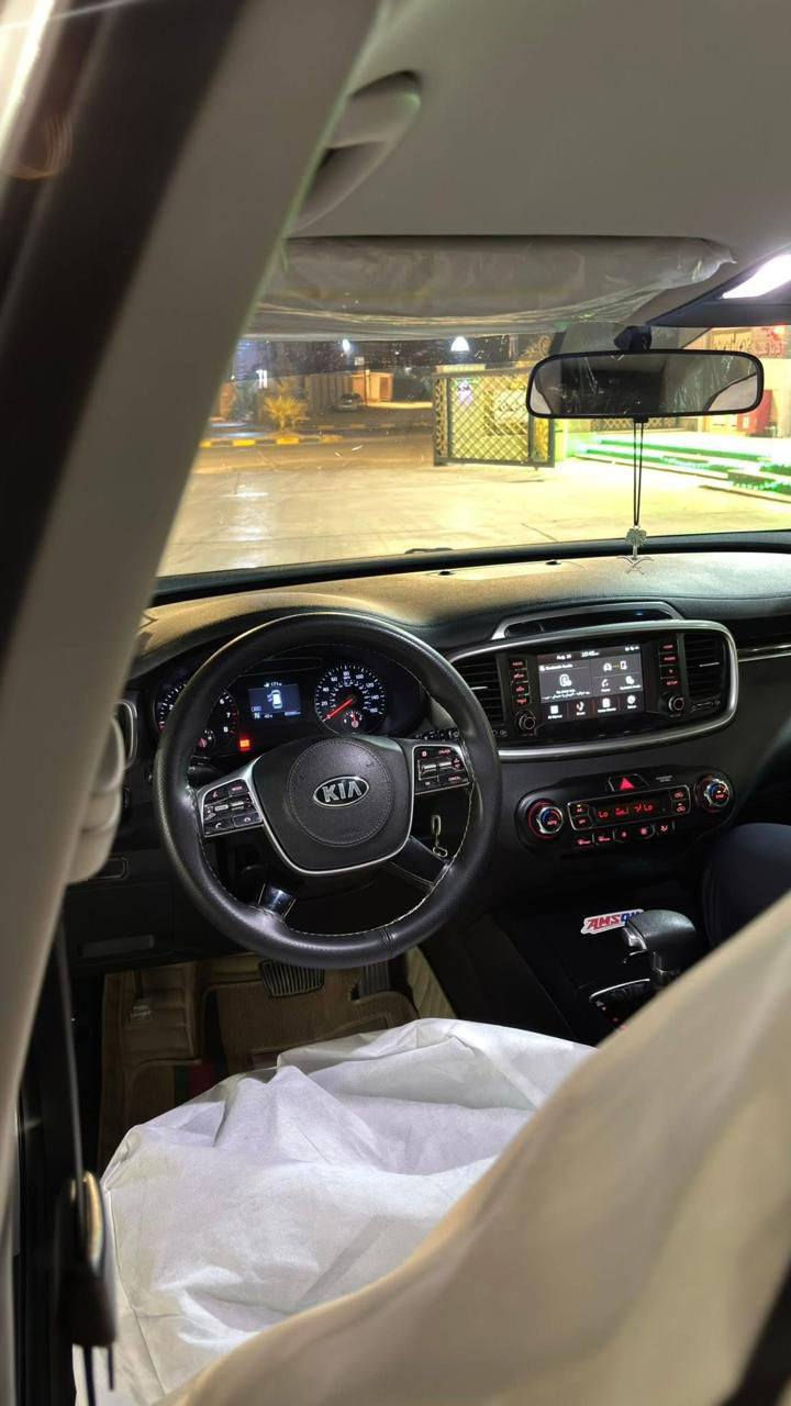 بيع او مراوس سورنتو 2019 وارد امريكي 
حادث ڪلش بسيط مثل ماموضح بالصور 
ممشاها /94 الف ميل
5XYPG4A53KG554626
بدون ايرباك
محرك / 6 -(3.3)
عدد المقاعد / 7 
كشن سائق كهرباء 
قطعيتن تبريد 
شاشة تبريد 
شاشة عرض 
رادار جانبي 
رادار خلفي 
السياره كفاله من ڪلشي عده بارد بخشم الجاملغ فقط 
عليها ادامه كامله 
رقم جديد قادسية انكليزي 
مكانها ميسان / للاستفسار 

واتساب واتصال / ***********
