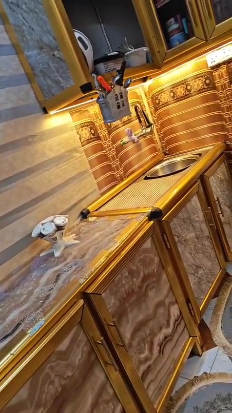 هذا الكاونتر نضيف كلشي مابي ب550 وبي مجال للتواصل *********** مكان البصره الزبير
