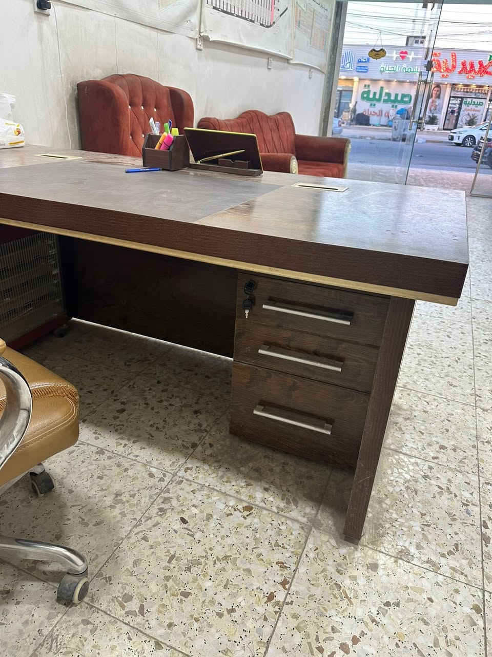 ميز وكرسي مكتب للبيع نضيفات كلش مابيهن اي ضرر سعرهن ٥٥٠ مكان الدور مدخل البوعيثه


**إذا كنت صاحب هذا الإعلان وتريد حذفه لأي سبب، رجاءا أرسل رسالة إلى الدعم الفني**