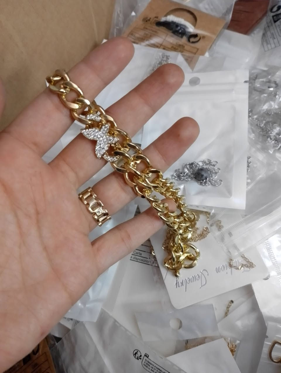 اكسسوارات جمله
30قطعه ب 10
50قطعه ب 15
70قطعه ب 20
100قطعه ب 30
توصيل ناصريه الفين محافضات 3


**إذا كنت صاحب هذا الإعلان وتريد حذفه لأي سبب، رجاءا أرسل رسالة إلى الدعم الفني**