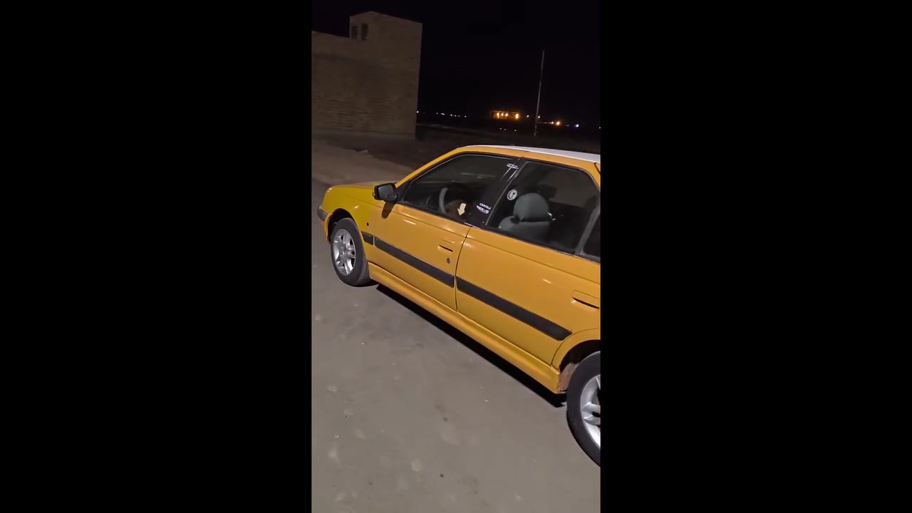بيجو بارص 2015 ميسان
السيارة جهازه كبل للشارع

 تبريد تدفئة كهربائيات محرك جديد شاشة دوشمة تخم تاير 

السيارة موجودة بالعمارة بالماجدية وسعرها 30 ورقة

ماكو خاص فقط رقم هاتف ***********

