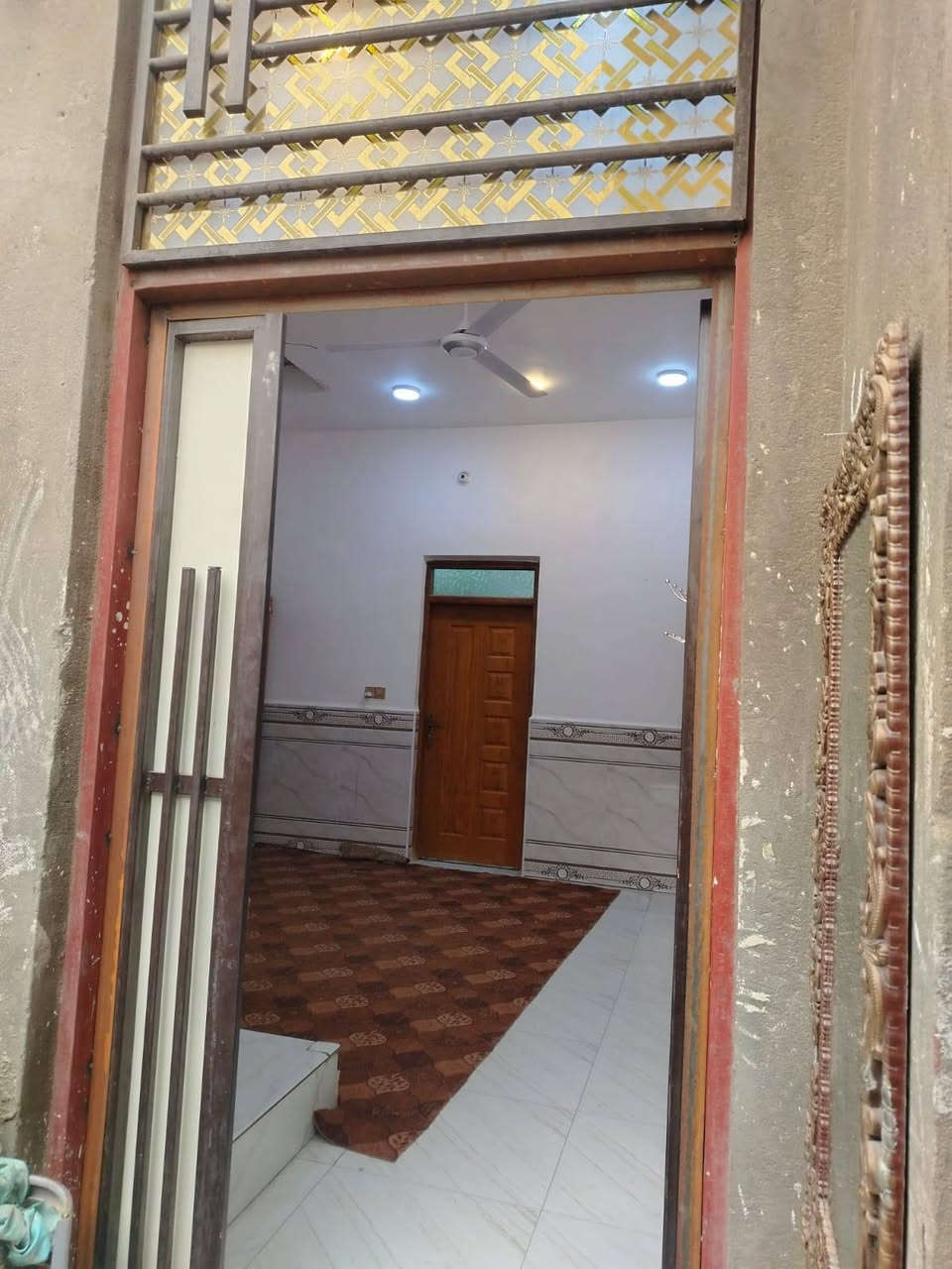 السلام عليكم
معروض لدينا

 بيت للبيع الناصرية حي الفداء شارع أبو لبنان قرب سيد عطيه 

100م أمامي  بناء حديث درجى أولى  مطلوب إسكان ٥٣ مليون 

طابق واحد 

السعر ١٢٥ بي مجال  وينزل من سعره الإسكان 

غرفه وصاله واستقبال ومطبخ وصحيات داخليه وخارجيه 

للاستفسار الاتصال ع الرقم او مراجعة المكتب 

***********

