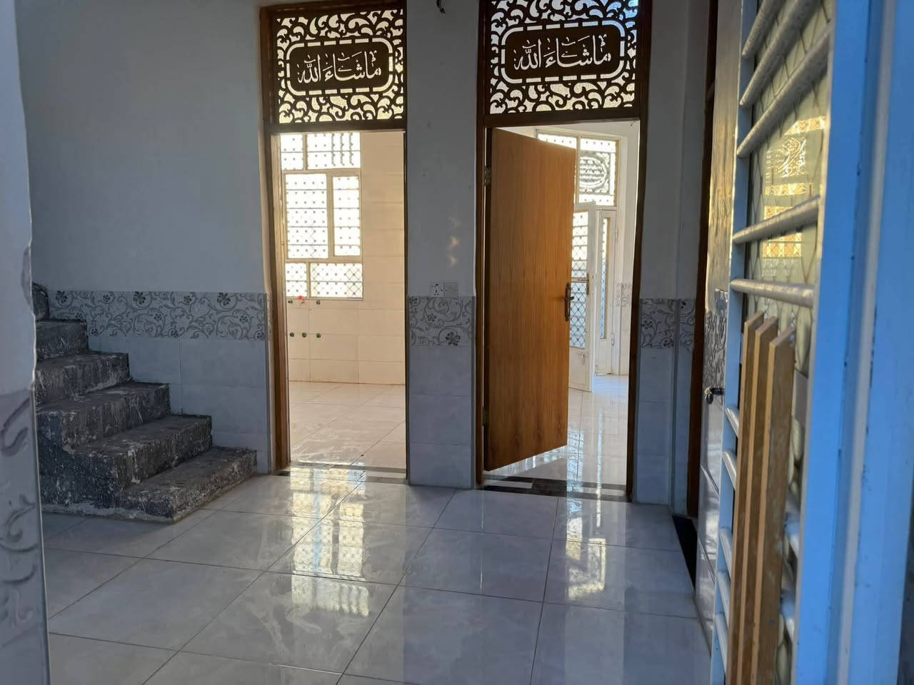 بيت للايجار مساحه ١٥٠ بي غرفه وحده بنا جديد مكان بلدوب خلف عمارت رقم ***********
