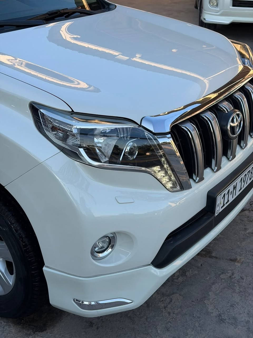 السلام عليكم ورحمة الله
للبيع تويوتا برادو 2016 
خليجي فول مواصفات 
جديده جداً 
فتحه بصمه كشن كهرباء 
سبير تعليك 
مكفوله كفاله عامه 
محرك 2700 
4 سلندر
عداد 100 الف كم حقيقي  
ضمان شركة ساز العراق 
مكان السيارة الكاظمية المقدسه
السعر 31300$
***********
