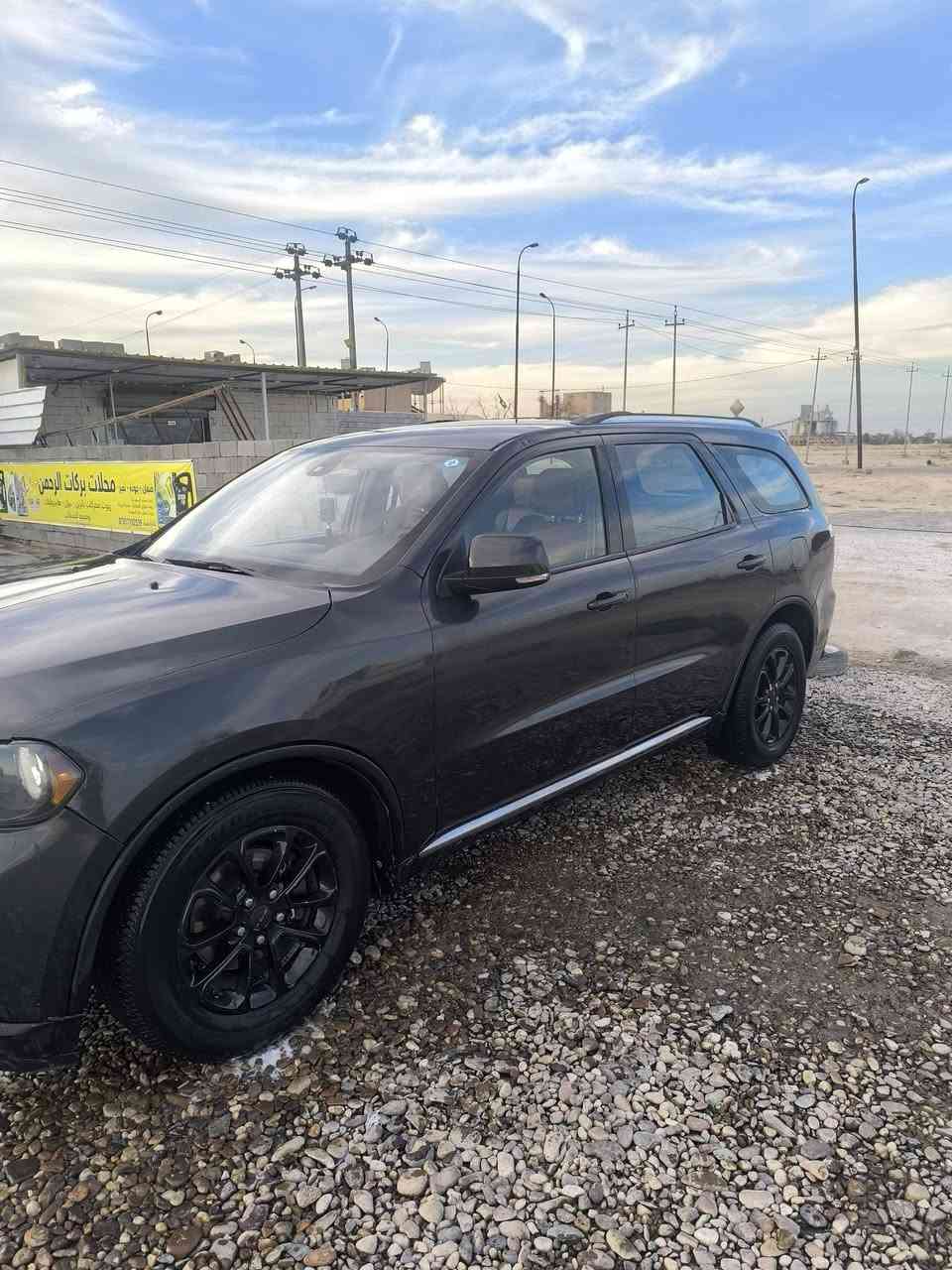 دورنگو /11 بغداد رقم دولي  هزة جديدة بصمة .تشغيل عن بعد .كشنات خزن مومري  .مقاعد  خلفية كهرباء قلاب. كامرة حساسات. شاشة تدفئة كشنات اشاير بل مري.كشنات كهرباء .باب خلفي كهرباء شفط.تحكمات ستيرن.منظومة غاز (80 ) حلقي خارجي مكان السبير.منظومة لايت زنون عالي ناصي ممتازة.محرك جيد گير حدادية طخم تاير.كشنات جلد .جاملغ امامي ايمن فقط..صبغ حزام اثر جراد بدون تكم وقمارة وبنيد مكاني بصره سعره137 ***********
