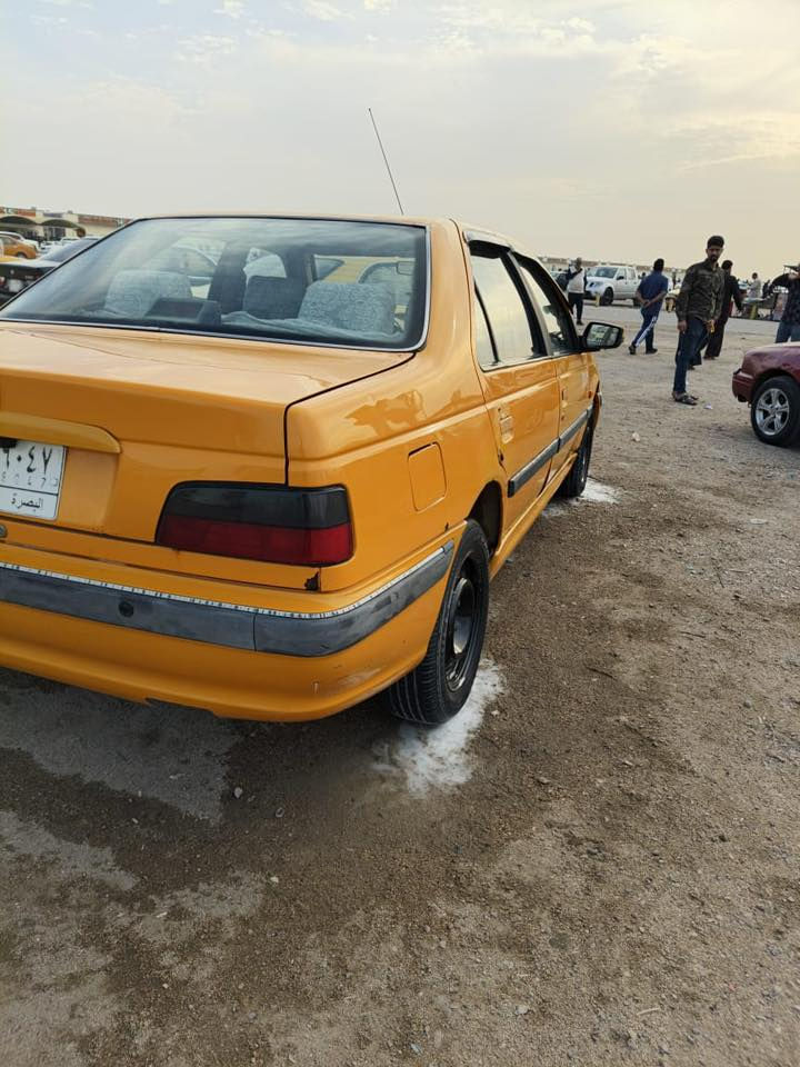 بيجو 2018 تحويل مباشر
غرامات مصفره وهيئه 
مكينه كير حداده تبريد تخم تاير السياره مانقصهه شي 
السعر 40 وبيها مجال مكان السياره بصره البهادريه
للاستفسار الاتصال ***********
