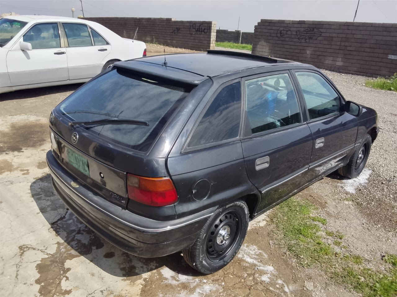 استرا

حجم 16 ✔️

گير عادي 

رقم نينوئ ( انكليزي) 

بأسمي انا الشرعي  ( تحويل ثاني يوم ) 

باقيه بس عل استلام لوحات  هزه جديد 

سنوية عظم جديد 

سياره بلاديه بدون صبغ بدون اي ضرر 

غرفه نضيفه 

فتحتة سقف 

دبل ايربك حساس مرايه 

ستيرن بور سياره فول

تدفئه  طخم جديد 

طخم تايرات جديد 

شرط سياره بلاديه وجاهزه من كلشي 

سياره فقط دواير او دوسات 

بدون اي ضرر 

السعر ٣٨ وبيها مجال 

مكاني موصل شارع بغداد / رقم التلفون  

*********** : ***********
