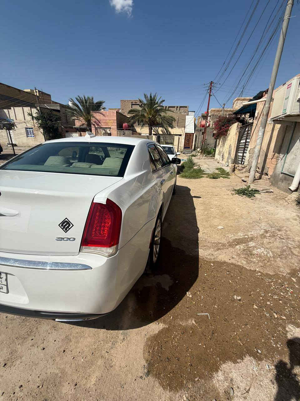 اوباما وارد كندي موديل 17 مسجله 20
داخله كفاله هنا صار بيهه جاملغ امامي وحافه البنيد السياره خير من الله من مكينه وكير واكسن وحداديه وتبريد كفاله ارضيه جلد ويل مكسيكي تخم تاير داخل عسلي تشغل عن بعد وبسمي سعرها ١٦٧ وبيهه مجال قليل ***********
