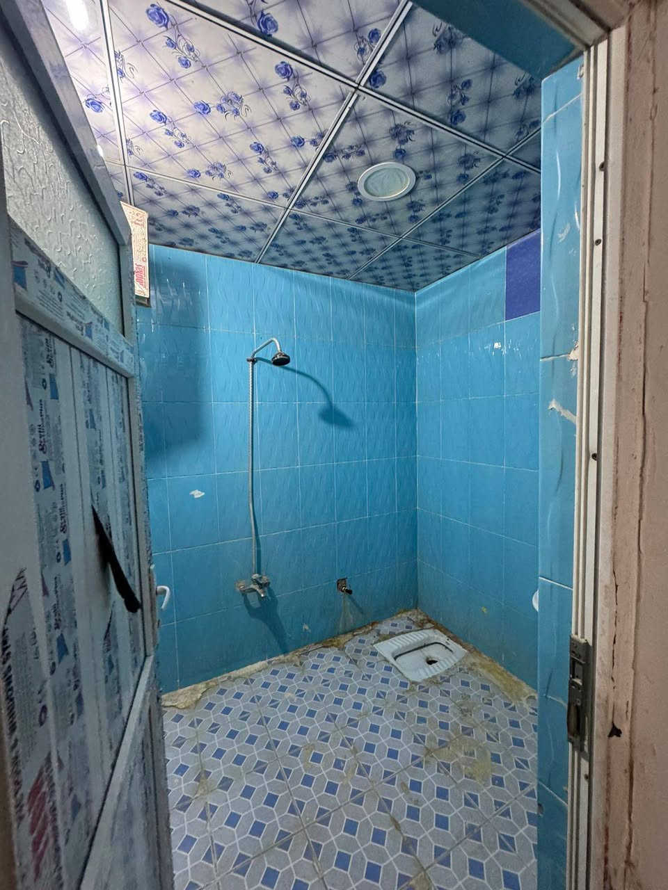 #دار للبيع
العنوان : تكريت القادسية 
قطعة 500خلف اسوق النور مول    
#المساحة 10☆10=100متر  شارع 15متر 
يحتوي على 3 غرف نوم واستقبال
 ومطبخ  سيراميك وصحيات داخل وخارج 
#السعر المطلوب《 80مليون  》قابل للتفاوض 
#للاستفسار الاتصال على الارقام التالية
***********
***********
#مكتب دجلة للعقار ....
