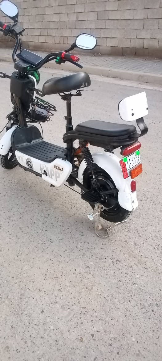 السلام عليكم دراجه للبيع مكفول كفال عم من شاصي من گير 4نمر لسرع 60 وحتى مراوس 9R  والسعر 300 وبيها مجال هواي مراسله واتساب بس واتساب ***********
