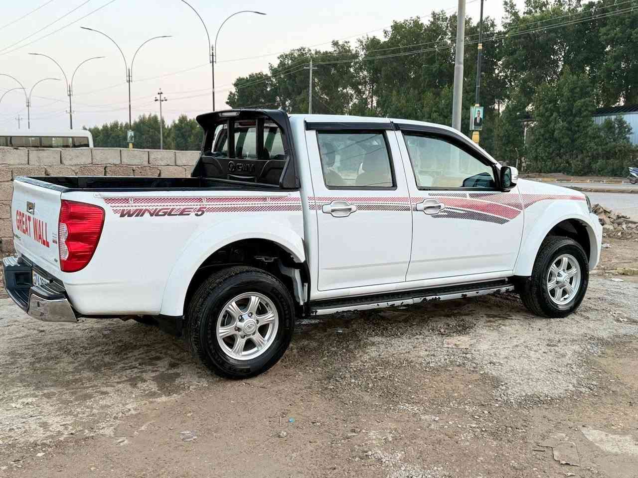 السلام عليكم
كريت ويل2025 سيارة رقم دولي 
رقم مثنى تحويل مباشر.  
‏سيارة كفالة عامة
‏السيارة مدورة ثاني يوم 
 ‏
محرك كير كفاله 
تخم تاير جديد 
‏
‏ السعر150 وبيه مجال للشراي
المكان الشطره قضاء الدواي‏
‏.     ***********
