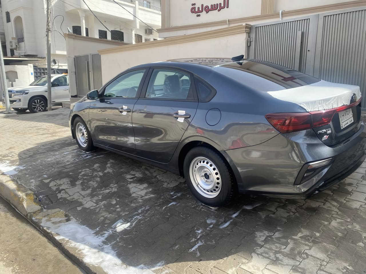 سلام عليكم فورتي موديل21 كير عادي ماشية 50 سنوية 28 السياره حادثها سرقه يعني بايكين غراضها  لا ايرباك لا كلوب كلشي ع لبلاد كلش جديدة مامتعوبة معوقين بصره السياره ب118 وبيها مجال بالعافية ع اللي ياخذها 🌹 

هـ***********
