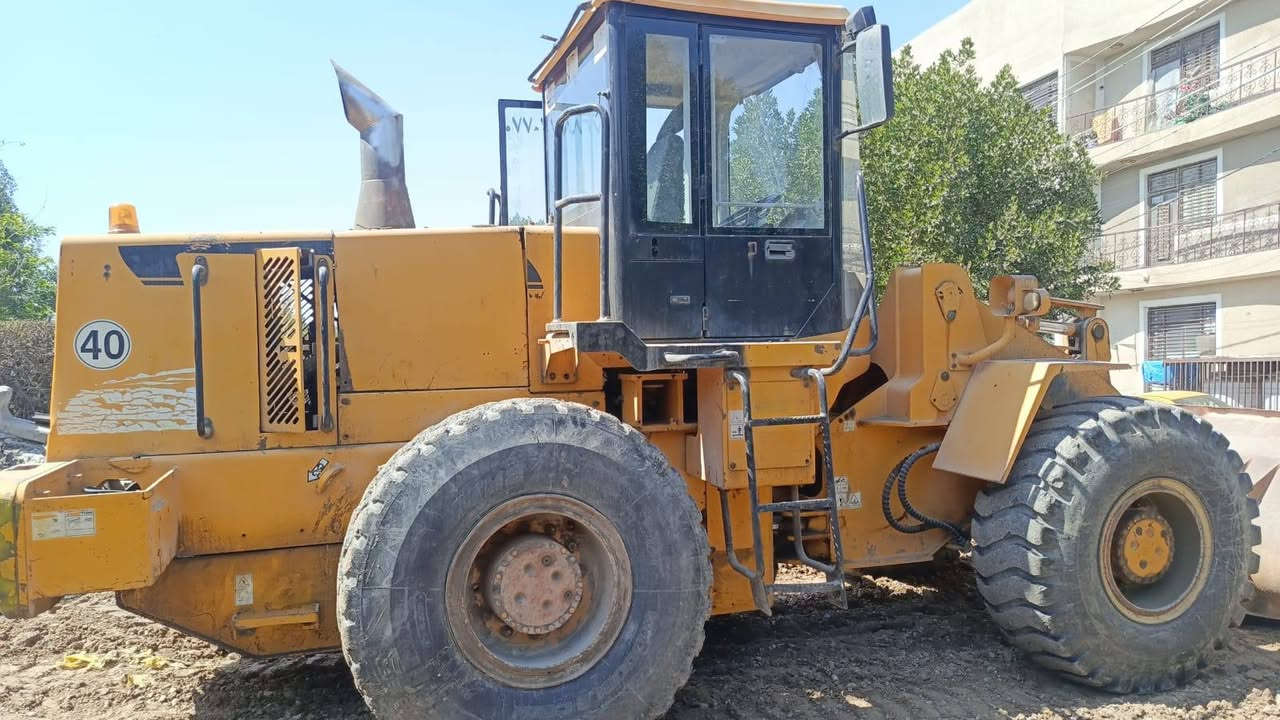 السلام عليكم اخوان شفل دايو للبيع كامل شرط الشغل المكان بغداد البلديات حجم ٧٠ شوف العين الشفل بدون رقم الهاتف ***********
