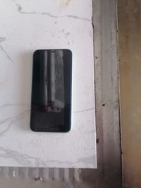 ايفون 11 • ١٢٨ جيجا • بطارية ٩٠%