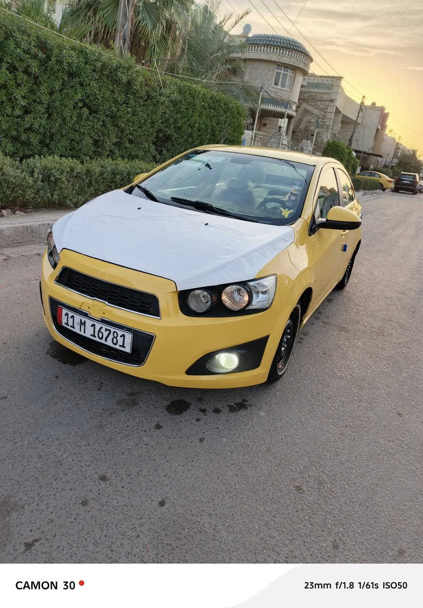 السلام عليكم
للبيع شوفرليت سونك
موديل2012  وارد خليجي
مكينه1600 المرغوب
كير 5 نمر ميكانيكي 
كير مكينه مكفولات
كهربائيات كله شغاله
رقم انكليزي الجديد مصفره هيه وغرامه تحويل ثاني يوم
شاشه جبيره كامره دواره 
تخم تاير باتري جديد 
 السياره حلوه وبل عافيه عل ياخذه الشراي يتصل وهذه رقمي ***********  
سعر64 وبيه مجال حك الجيه مكاني بغداد
