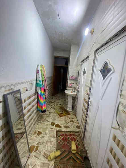 سلام عليكم
دار مساحة ١٠٠ متر طابو ملك صرف
موقع كلش ممتاز يم الملعب وسط المنطقة
طابق ونصف
يحتوي الدار على 
الطابق الاول : غرفة نوم و مطبخ واستقبال وكراج سيارة ٦ متر 
الطابق الثاني : غرفة نوم ومساحة درج وسطح 
الدار كامل من كل شي 
الموقع : الراشدية / منطقة الانتصار _ مقابل مستشفى حماد شهاب _ قرب ملعب التارتان 
للاستفسار :
***********
مكتب النور للعقار 
ابو العز
