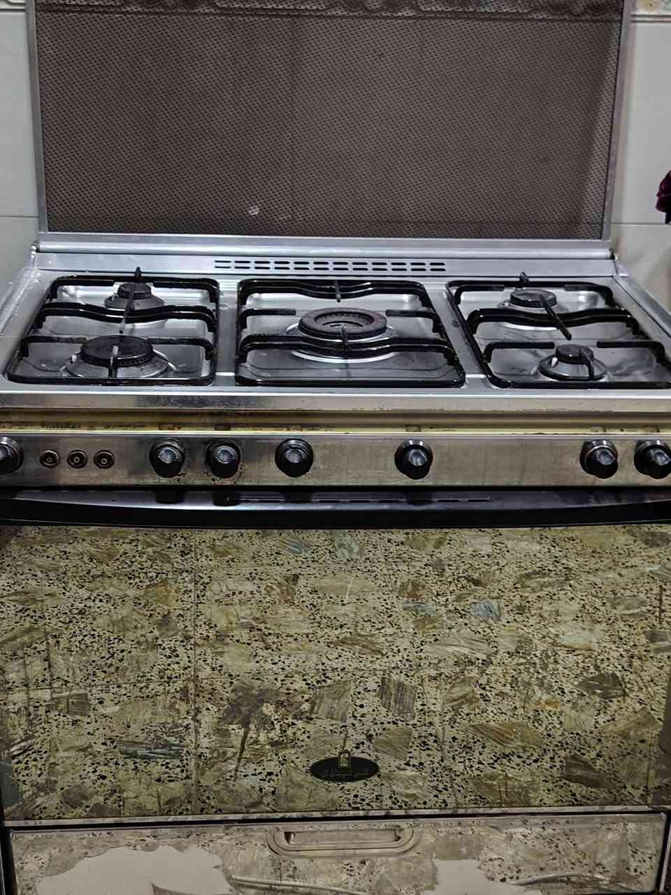 طباخ كريازي الاصلي شغال فرن وعيون وكهربائيات ٢٥٠ وبيه مجال


**إذا كنت صاحب هذا الإعلان وتريد حذفه لأي سبب، رجاءا أرسل رسالة إلى الدعم الفني**