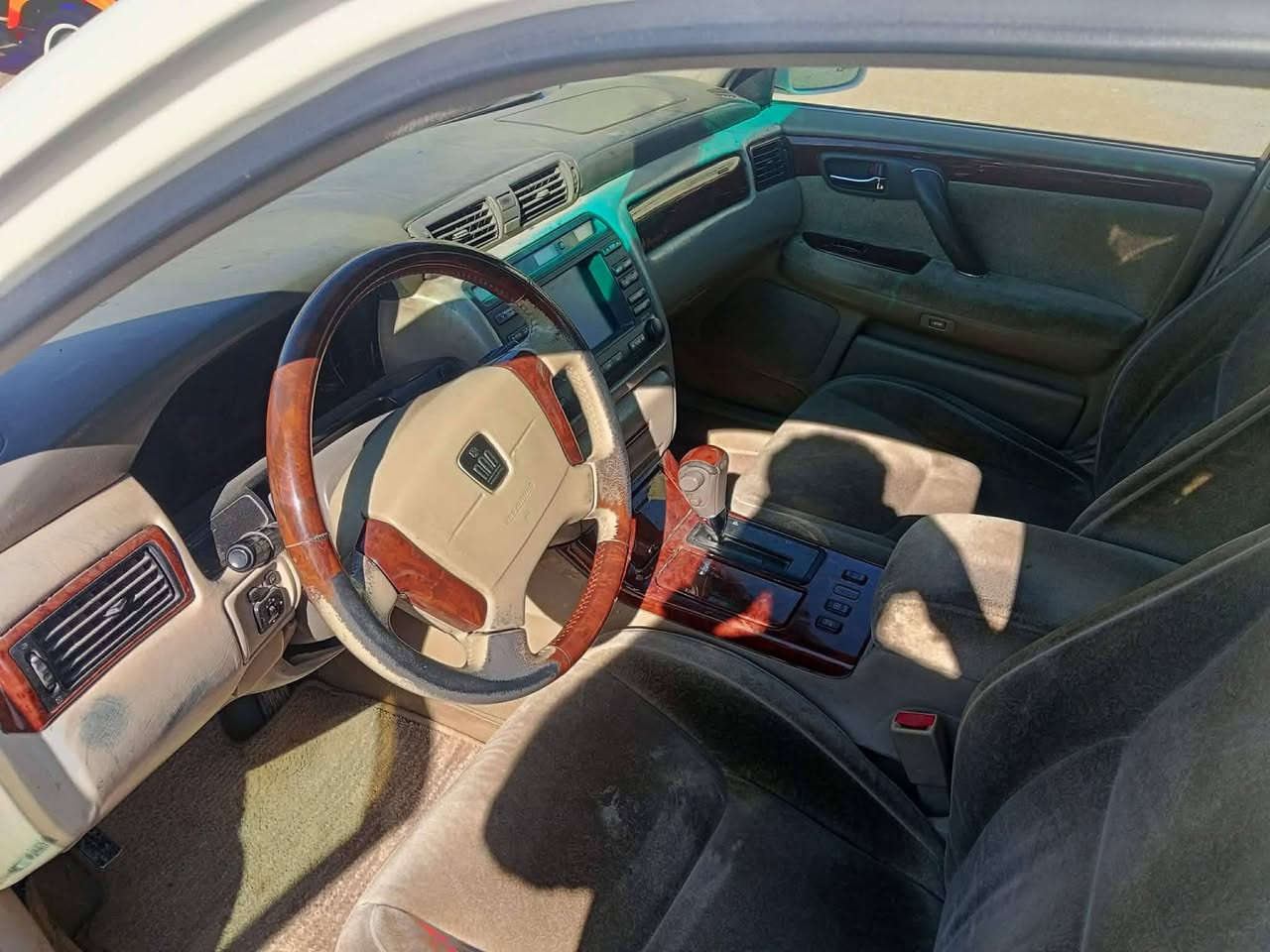 سلام عليكم ملكه ٢٠٠١ كامل مواصفات كير مكينه جدد السياره جاهزه علا اخر حبايه مبدل بيه سستم الباقي كفاله من كص وكلشي رقم ميسان مكان ميسان اليريدها يتصل *********** السعر ١٠٠ وبيها مجال بيع مستعجل الله شاهد
