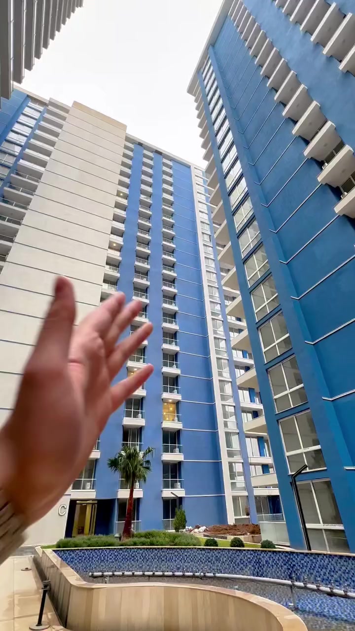 شقة صفر للبيع في لالاف ايربورت فيو ✨
غرفتين وصالة
مساحة 108 متر
جاهزة للسكن فوراً 👌

💰 السعر: 6 دفاتر و50 ورقة
و بيها مجال 🔥

موقع مميز وخدمات متكاملة داخل المجمع، مناسبة للسكن العائلي أو للاستثمار 📈

لا تضيع الفرصة!
راسلنا خاص أو تواصل ويانه مباشرة 📩

***********
***********
***********
