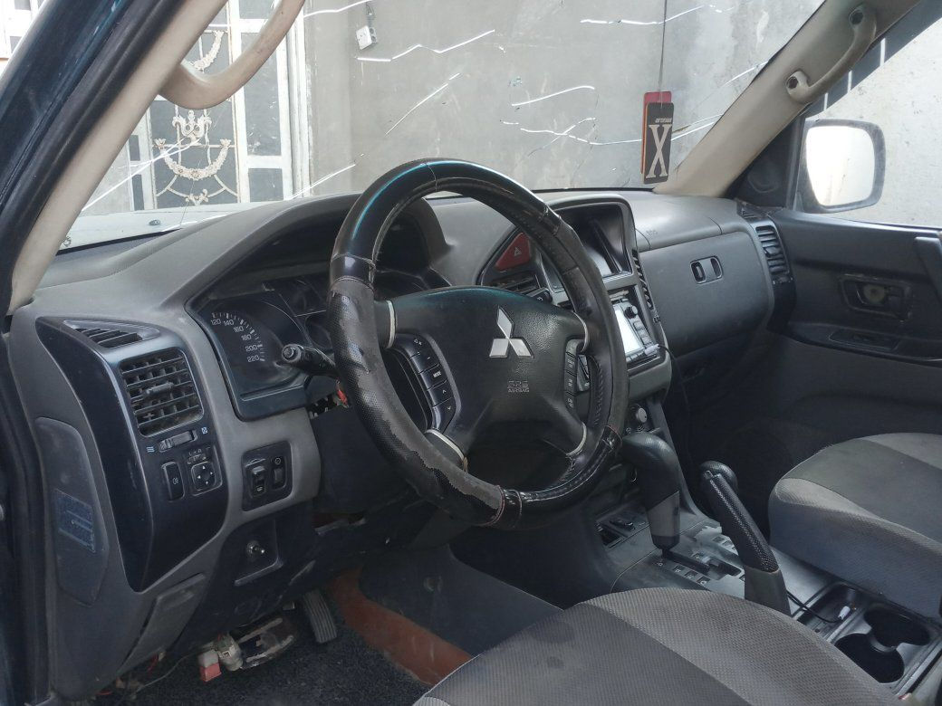 السلام عليكم من رخصت مسول الكروب باجيرو موديل ٢٠٠٢ رقم بغداد الماني السياره مكفوله من الضربه بس بيه قطع صبغ اثر جراد محور كير ومكينه ملكه vvt لايتات زنون تخم تاير صدر جديد السعر ٦٠ للستفسار *********** غير متواجد علنت
