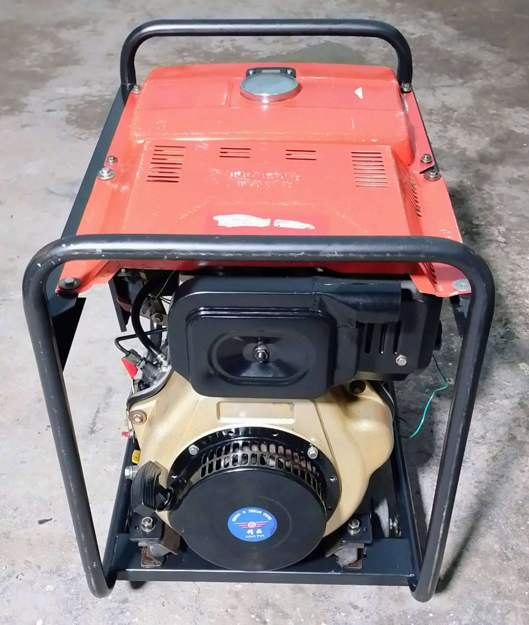 السلام عليكم مولد كاما كاز  6 كيفي 25 امبير مولد نظيفه سلف وحبل شغال نقصه بس باتري ما دخله تصليح على الفحص  ملف نحاس كهرباته مستقره سعره 500 مكاني بغداد قرب مجمع بسمايه،☎️ الهاتف *********** بي واتساب الشراي يتصل يوجد خدمه توصيل داخل بغداد فقط
