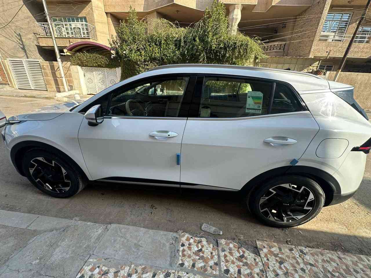 السلام عليكم سبورتج ٢٣ خليجي  باسمي بغداد مشروع وطني رقم انكليزي مكفوله من الضربه والصبغ بيه باردقليل ماشيه  ٤٩  الف
المواصفات
بصمة تشغيل 
بصمة ابواب 
تشغيل عن بعد 
تحكم بالجام عن بعد
لايت ماطور
لدات امامي خلفي
مخارج شواحن بالكشنات
كامره خلفيه
حساس امامي خلفي
شاحن وايرلس
شاشه كار بلي 
كاميرا خلفية
مود درايف مع اربع مودات قياده
نضام نزول المنحدرات
مانع انزلاق اشاير بالمري  
السعر 222وبي مجال هواية🙂  للاتصال ***********8
مكان السياره بغداد حي العلام قرب شركة الببسي .
