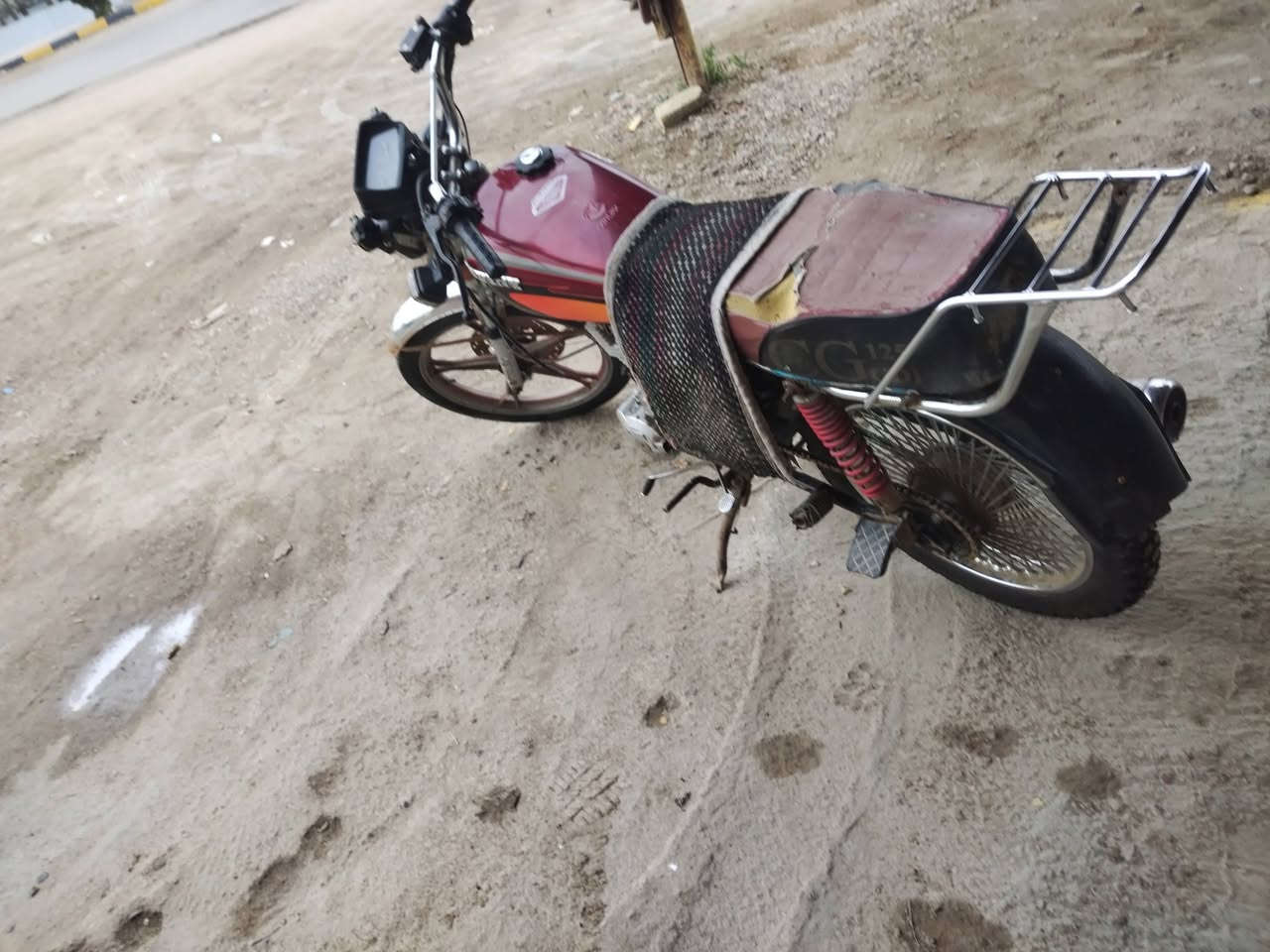 سلام عليكم دراجه سفان موديل ٢٠ أوراق ضايعه بيه بليته ورقم شاصي اتكفل سرقه وعشاير مال شغل بس نمره ٣ ماكو سعر ٢١٠ وبيه مجال حك الجيه مكاني بابل محاويل ***********
