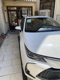 كورلا هايبرد الشكل الخليجي موديل 2025 السياره ماشيه 6000  فتحه سقف  شا...