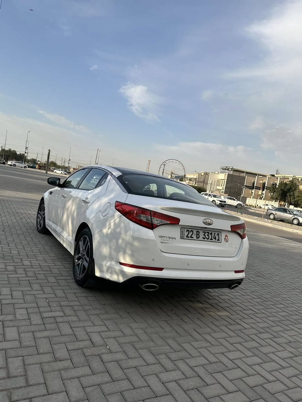 السلام عليكم كيا اوبتما 2013 خليجي محرك2400 دوش
السيارة  vip  فول ماوصفات 
-بصمه ابواب +بصمه تشغيل 
-بنوراما 
-شفتات ستيرن 
-كشن خزن ميموري 
-حساس امامي خلفي 
-كامره خلفيه 
بعد بيها هواي مواصفات  
للعلم كير محرك مكفولات من الفتح ومن كلشي 
 عليها تخم تاير جديد
#السياره بيها جاملغ امامي مبدل نفس الون بدون صبغ 
السعر 132 وبيها مجال للطيبين مكان السياره بغداد شهداء البياع 
الاتصال ***********
