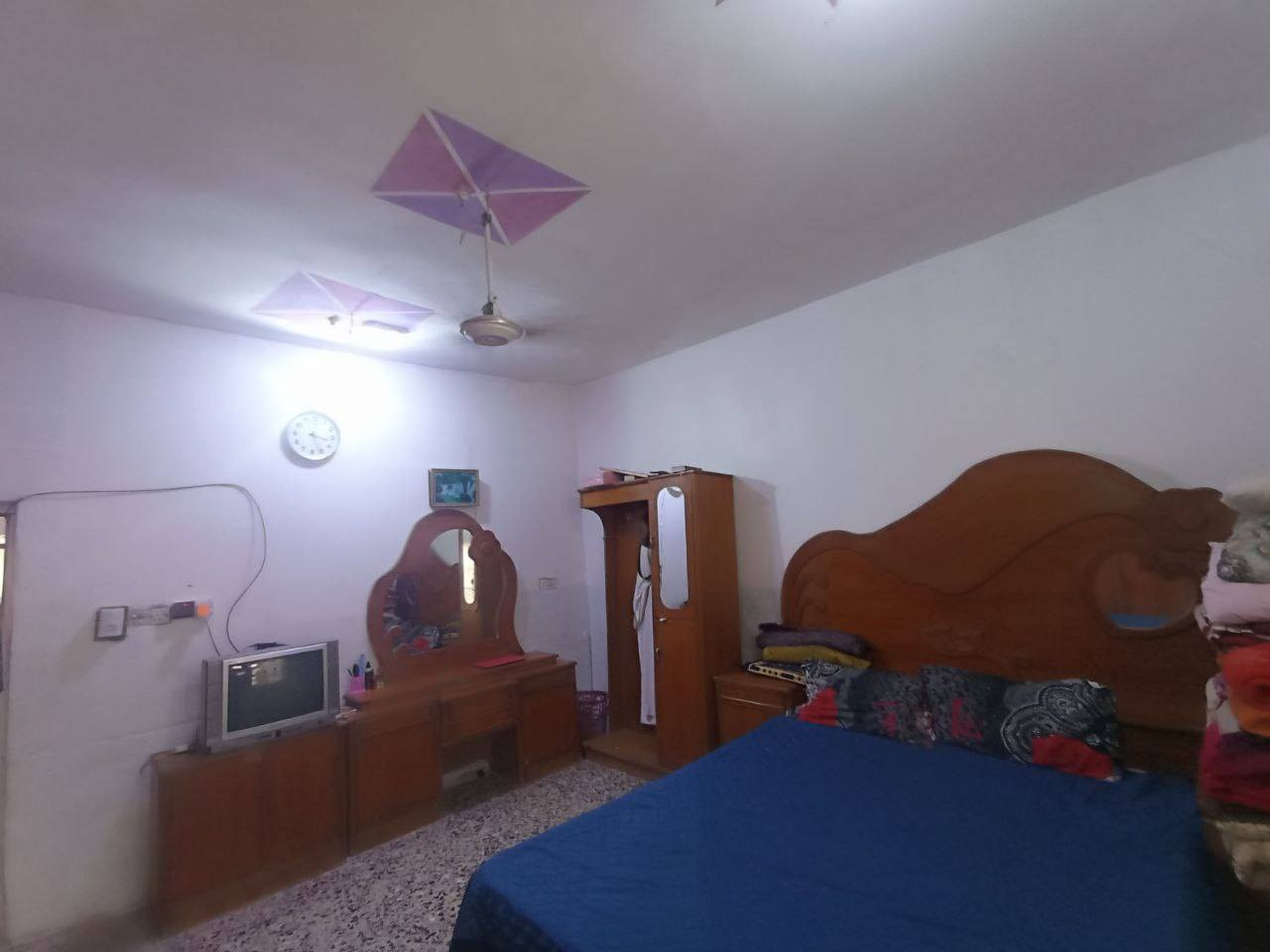 بيت للبيع طابو صرف في حي المهندسين4 خلف مدرسة عمر بن عبد العزيز يحتوي على استقبال  ومطبخ وكلدور وغرفة نوم وصحيات ومحل المساحه125للاستفسارالاتصال على الرقم ***********
