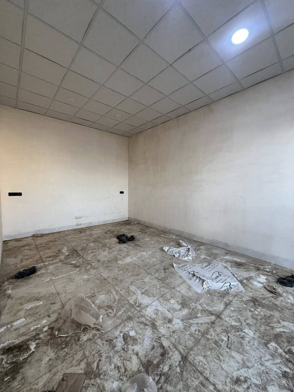 #للايجار_فيلق بيت طابقين صفر
يتكون 3 غرف نوم
 واستقبال ومطبخ وهول وكراج وحديقه 
للاستفسار ***********
