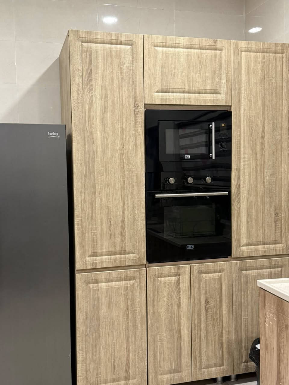 كاونتر   للبيع  مع الاجهزة  (فرن،مايكرويف من ماركة DLC) وايضاً ساحبة وطباخ
القطعة الكبيرة ٢،٥ متر 
القطع العمودية  الوحدة  ٥٠ سم  عدد٢ 
 القطعة الي بيها الاجهزة  ٦٠ سم  
السنك ٢ متر 
السعر (٢ مليون ونص ) وبي مجال


**إذا كنت صاحب هذا الإعلان وتريد حذفه لأي سبب، رجاءا أرسل رسالة إلى الدعم الفني**