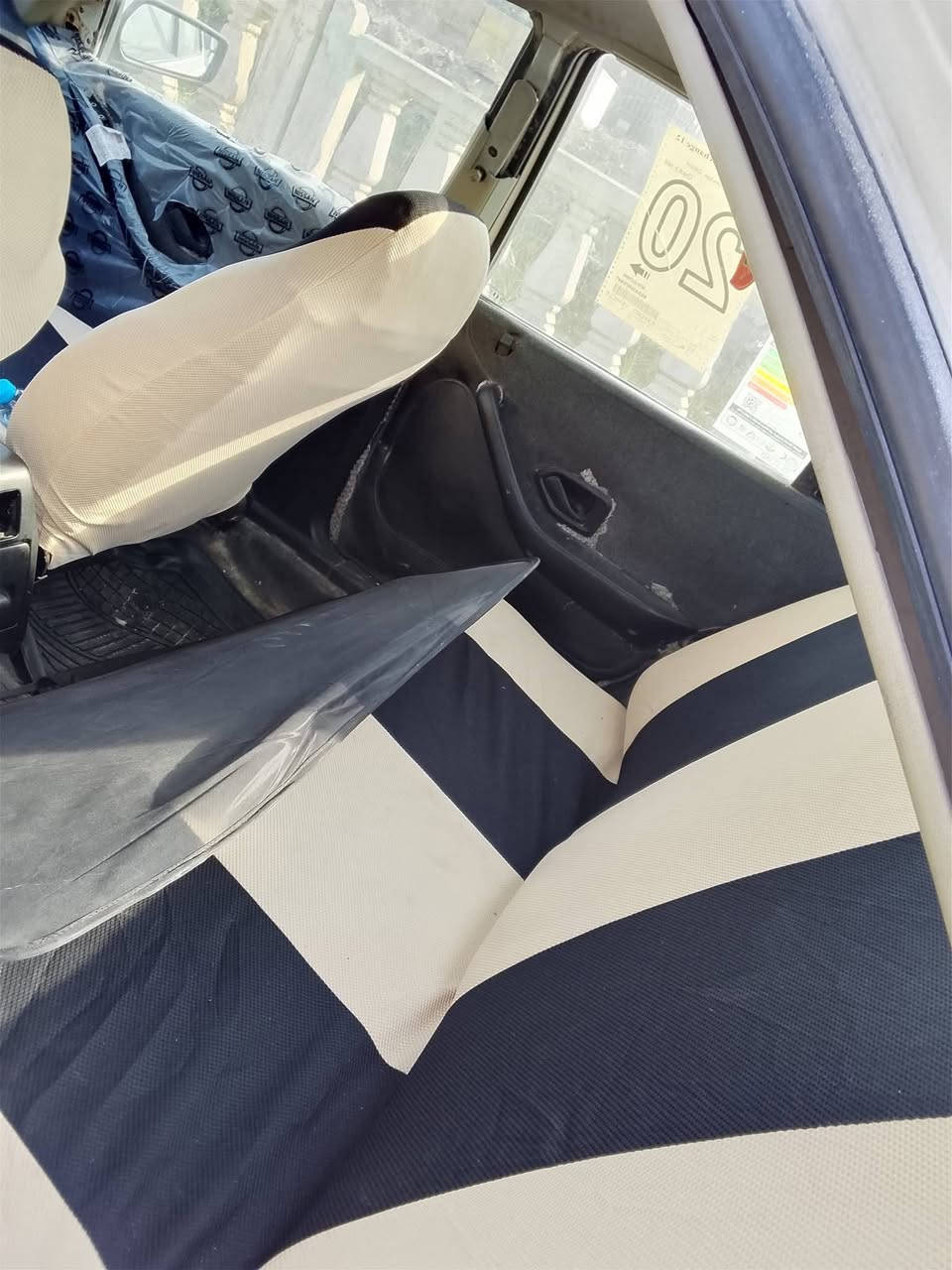 سلام عليكم بيجو بارص مديل 11 راعيها يريد مداور سياره صاقطه 2016 رقم ألماني مكينه لطشه سياره تعمير جديد مبيها نقص كلشي شغال بيها 22 قفل ***********
