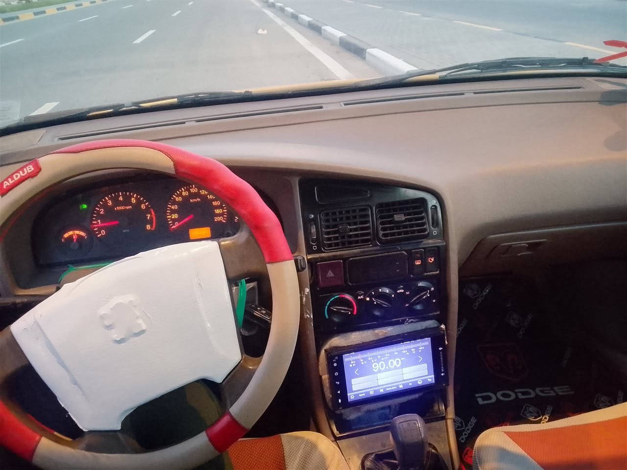 سلام عليكم سياره بيجو ربعميه وخمسه سياره نضيفه 
موديل 16 تبريد تدفه كل شقال بيه كير بكينه  خير من الله علوان البصره كرمت علي ابو صخير  سعر 35 
***********
