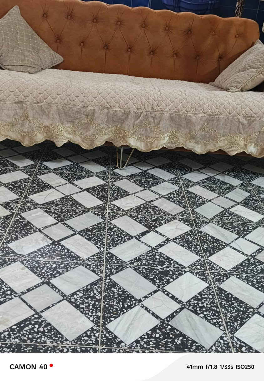 السلام عليكم تخم مستعمل عشر مقاعد للبيع مع المفرش سعره 450 وبي مجال العنوان بغداد جسر ديالى الجديد قرب اسواق اسطنبول الرقم ***********
