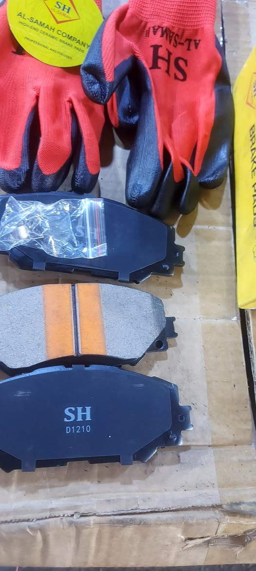 تتوفر لدينا دسكات السماح شرط الضمان 
لا صوت 
ولا رخام على الويل 
قوة تماسك عالية جدا أثناء التوقف 
صديق للبيئة 
ضمان 50 الف كيلومتر 
موقعنا بغداد كرادة بفرع شركة دنلوب للا اطارات 
استفسار اكثر  التواصل على الأرقام التالية 
*********** جملة ومفرد 
*********** جملة #
متوفرة خدمة توصيل 
تحياتي مدير المبيعات 
ابو ادم
