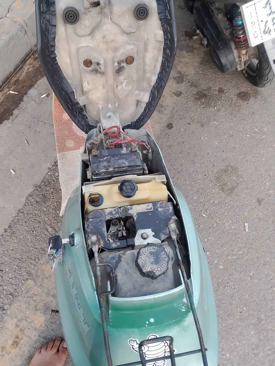 ماطور للبيع ياماها
كلو شغال بس يراد لو باتري
سعر 200بي مجال


**إذا كنت صاحب هذا الإعلان وتريد حذفه لأي سبب، رجاءا أرسل رسالة إلى الدعم الفني**