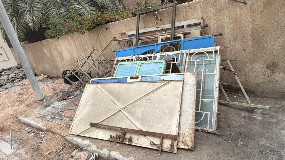 حديد مستعمل
ابواب حديد عدد 2
3 شبابيك ابو  اربع طلاگات 
3 شبابيك ابو طلاگتين
1محجر درج
1 قفص مكيف  

بصرة _ براضعية ***********

قيم بما يرضي الله وبالعافية .
