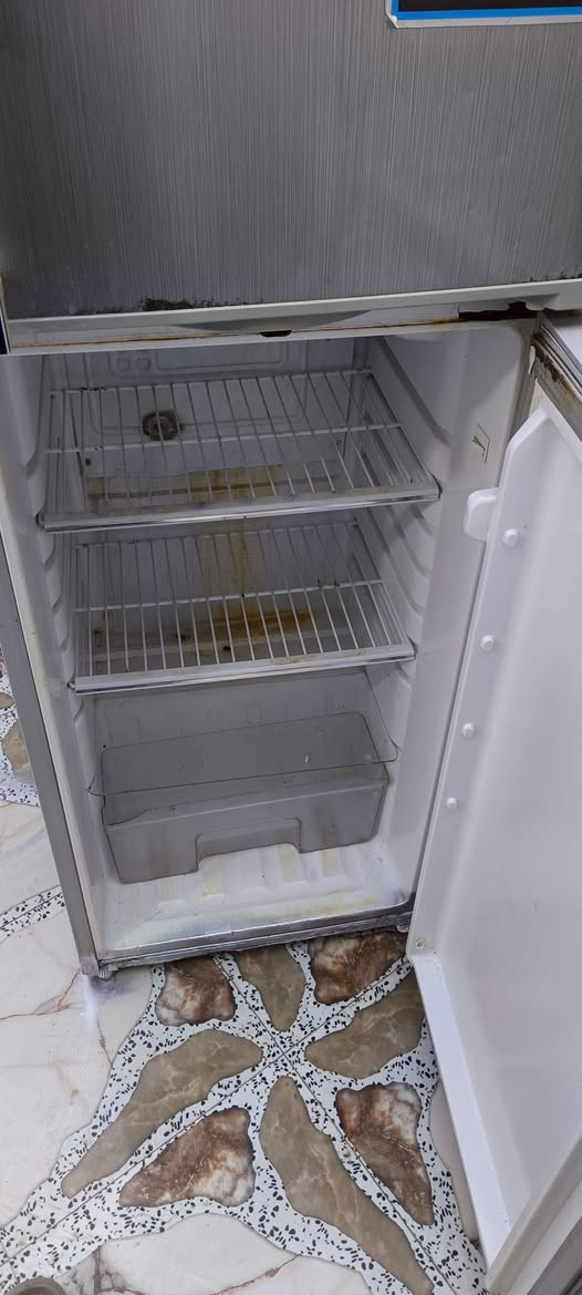 للبيع ثلاجه 9 قدم شغاله للاستفسار*********** البصرة, العراق
