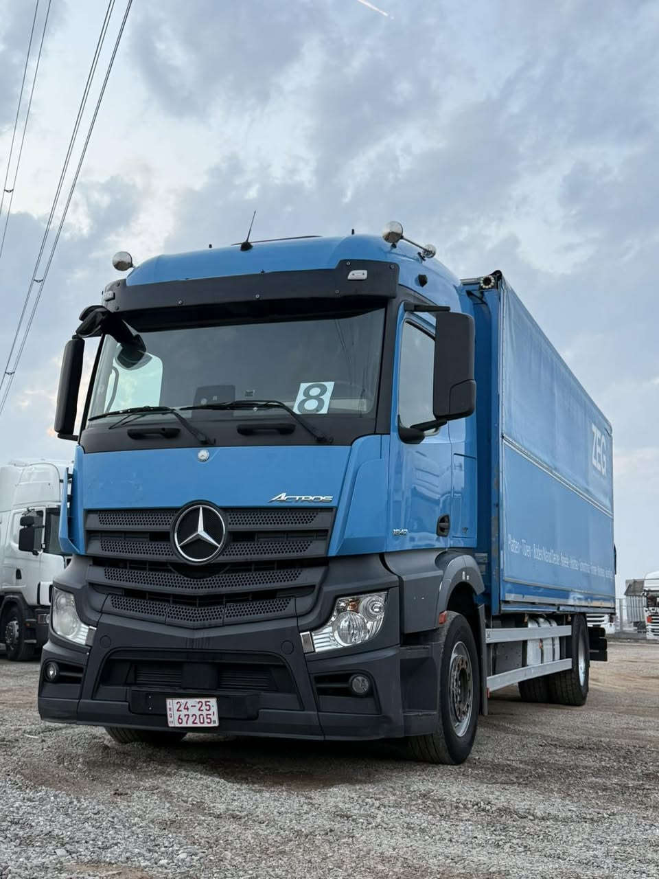 نوع :اكتروس لوري جادر مسرحي  تاك ويل دبل قماره ناصي وصفحه سايق بدي متحرك وسلايد
موديل:2016 ✅  
حجم : 1842✅
لون :   ازرق ✅
مواصفات: ريتايدر تبريد حساس كاميرا روبستون هورن لاسيكي 
گير: أوتوماتيك
رقم : كاتي 
سعر: 330$ ثلاثة شده وثلاثون ورقة دولار //33000$
العنوان: معرض به لين في اربيل قوشتبه شارع العام 
*********** بەڵێن  / أبو علي 
***********

رجاءً يرجى عدم الاتصال بعد الساعة العاشرة ليلاً 🕙 🔟

موقع جديد معرض به لين اربيل قوشتبه مدينه المعارض شارع العام 
موقع معرض https://maps.app.goo.gl/11RXL3FxQzCXFYZL8?g_st=iw
