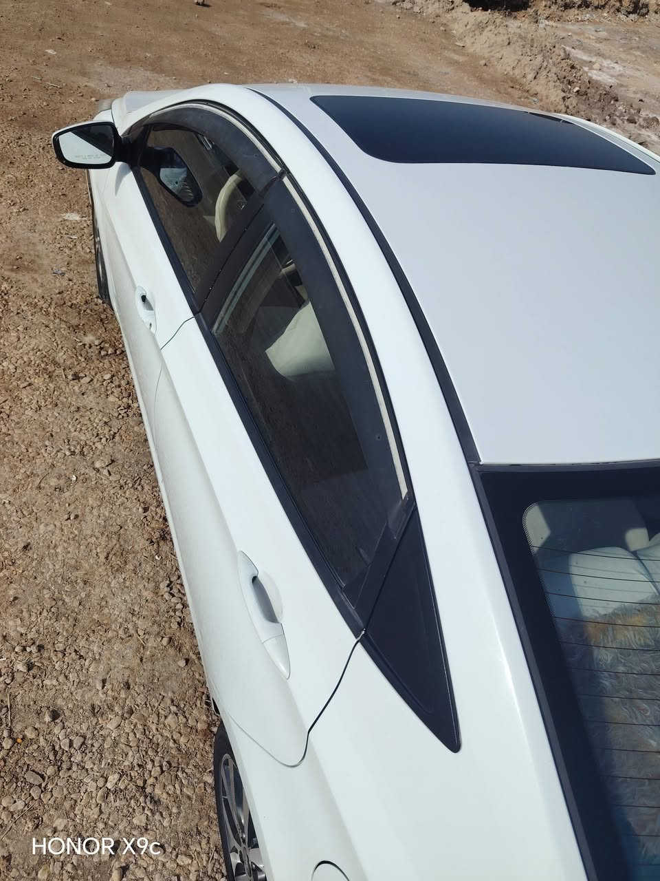 أكسنت موديل 2016
محرك ١٦٠٠ دوش دبل قطرة المرغوب
فتحة سقف 
تحكم ستيرن
تخم تاير جديد ويل البلادي 
حداديه جديده 
شاشه وكامره  
سياره باسمي رقم نجف   
مكانها الكوفة 
السعر ١٢٠ وبيه مجال لشراي 
رقم  الهاتف ***********
