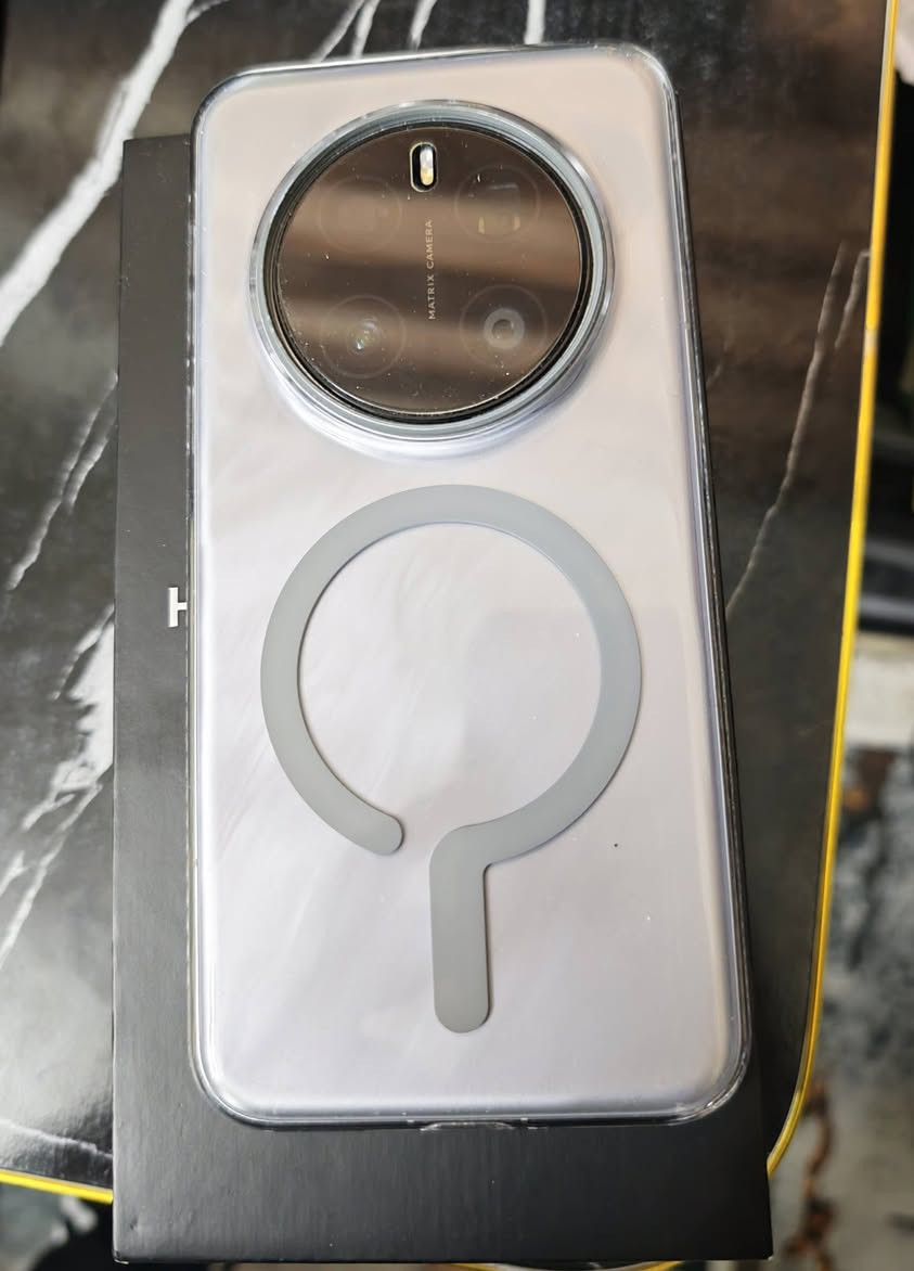 هونر ماجك 7 برو
مستعمل نظافة 99٪
السعر 850 الف 
ذاكرة 512
اللون سلفر متغير (الاكثر طلبا) 
ملحقات كاملة مع الكارتون
هدية كفر ماك سيف ولاصق شاشه وكامرات اصلي 
المكان بغداد بسماية
واتس اب
***********
